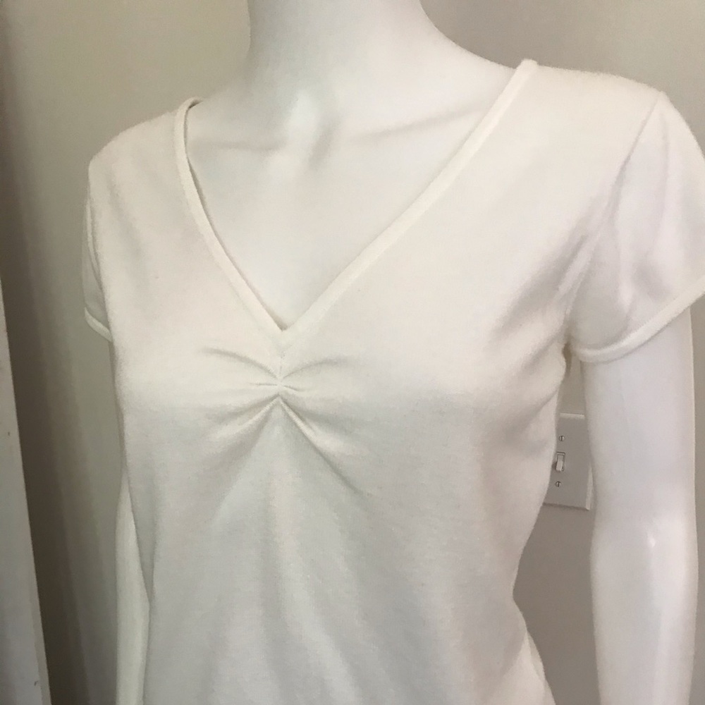 Gap white top